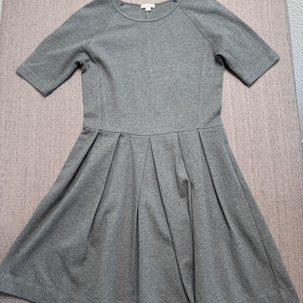 Gap Womens Grey Fit and Flare Pleated Skirt Dress Short Sleeve Crew Neck S